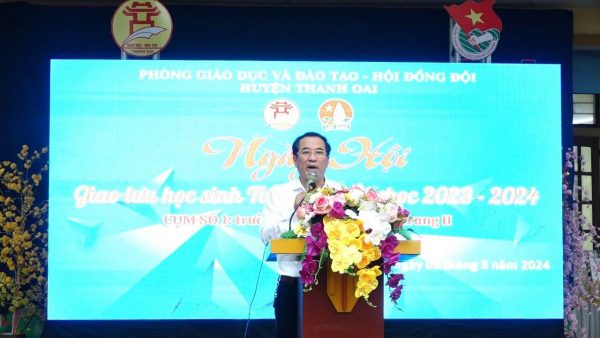 Nhà giáo Đoàn Việt Dũng - Trưởng phòng GD&ĐT huyện khai mạc Ngày hội tại Cụm 1 (ngày 3/5)